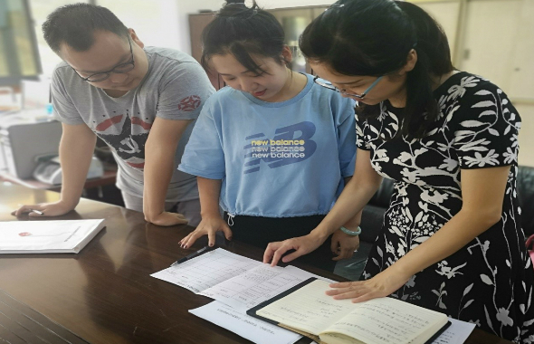 節前檢查盯“四風” 層層抓牢敲“警鐘”——資産公司開展國慶節前“四風”問題專項檢查